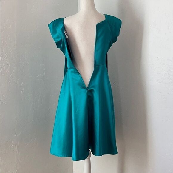 JodyāCaliforniaāTealĀ ShadeāSatināSilkāDressāSizeā3/4 - Picture 5 of 7